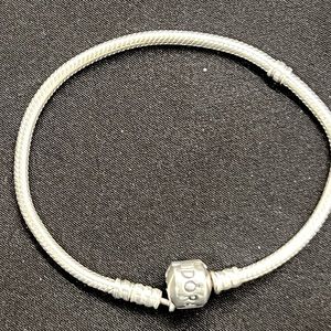 Pandora Moments Snake Chain Charm Bracelet Approx 7”